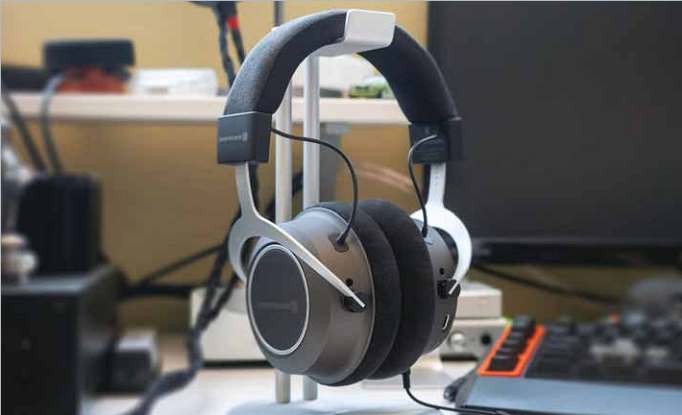 Above Supremely comfortable headphones that offer superb sound quality at a high price