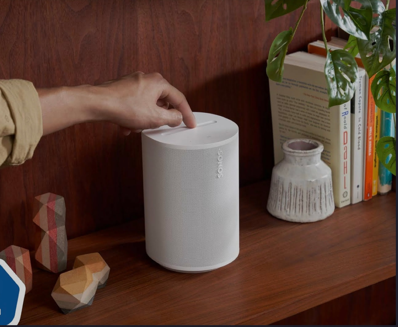 Sonos era 100 front view on table