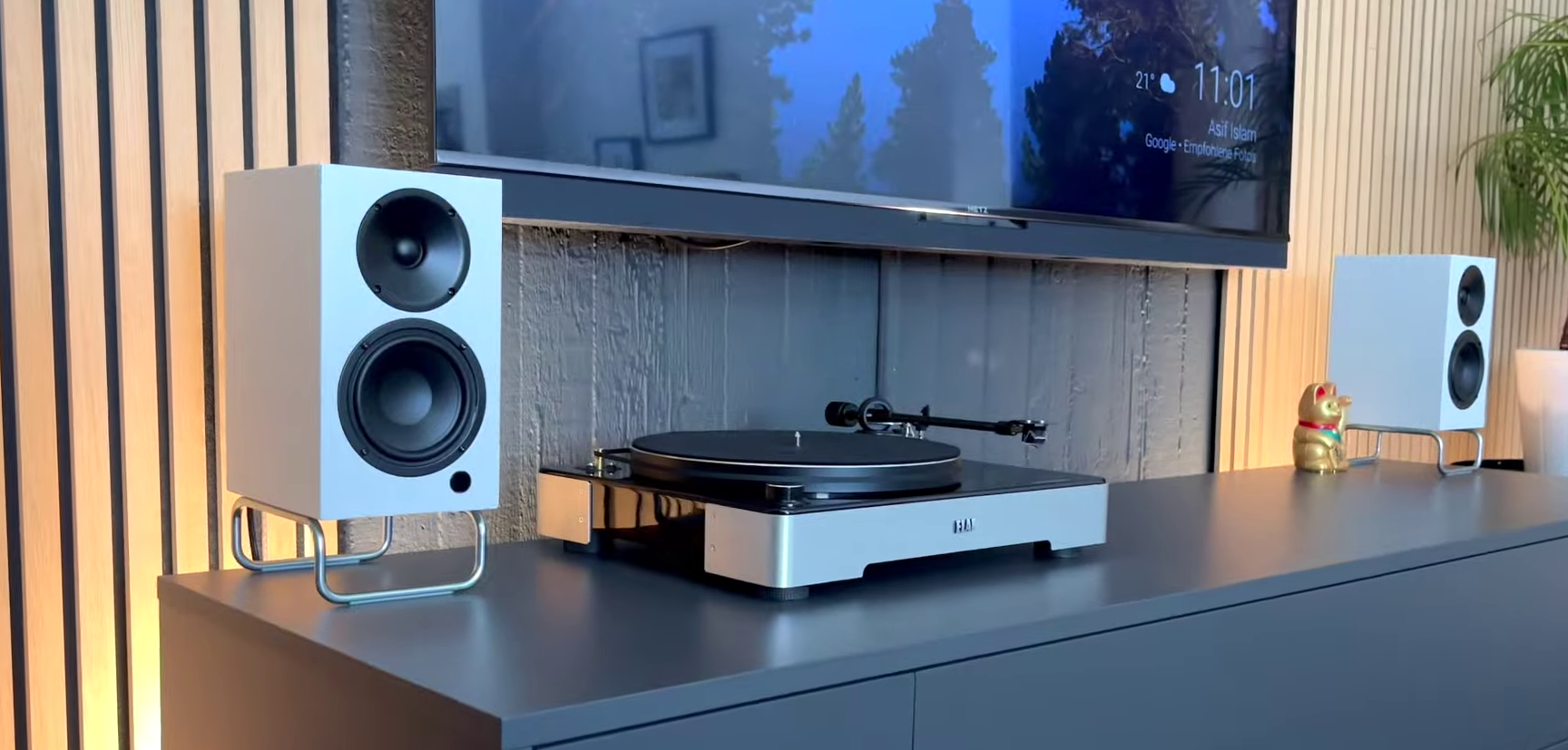 Elac Debut ConneX Adsum bookshelf speakers on table