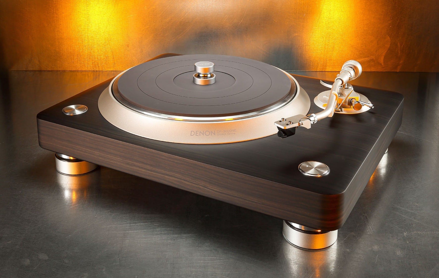 Denon DP-3000NE Turntable front view