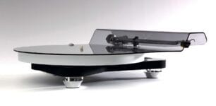 Rega Naia/Aphelion 2 front view