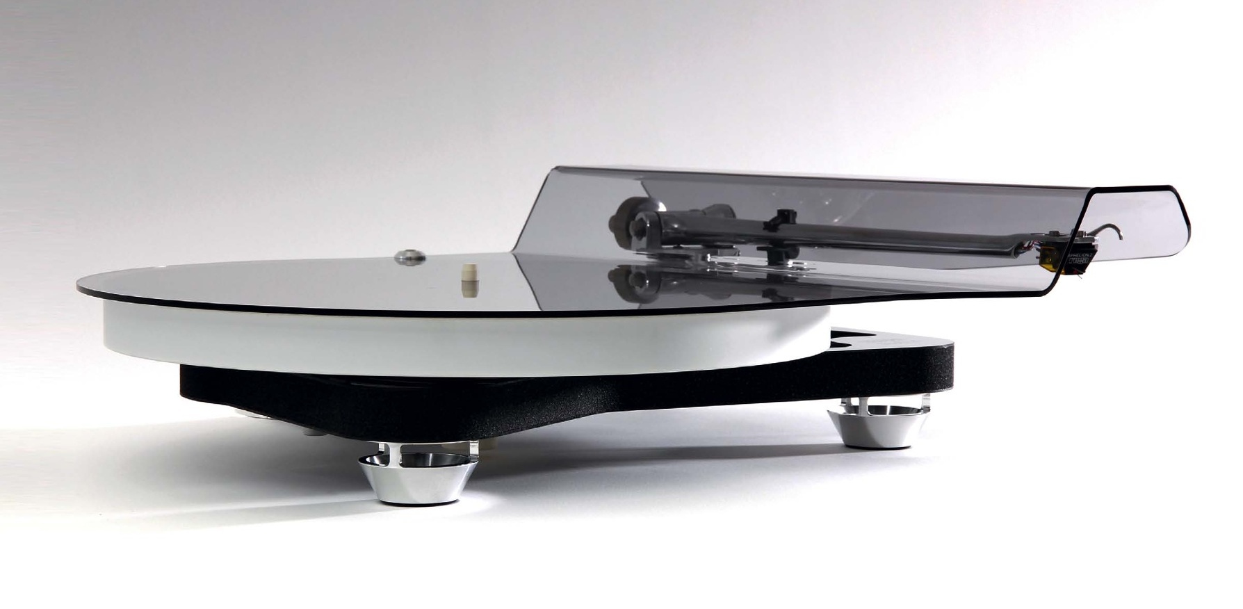 Rega Naia/Aphelion 2  front view