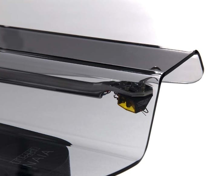 KEEP IT SIMPLE: Since the Naia's skeleton chassis has no mounting points for hinges, the "lid" sits directly on the platter.