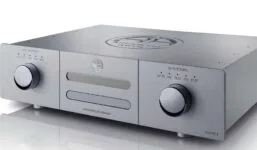 The entire operation on the device, including standby, is handled by two solid rotary/push controllers.