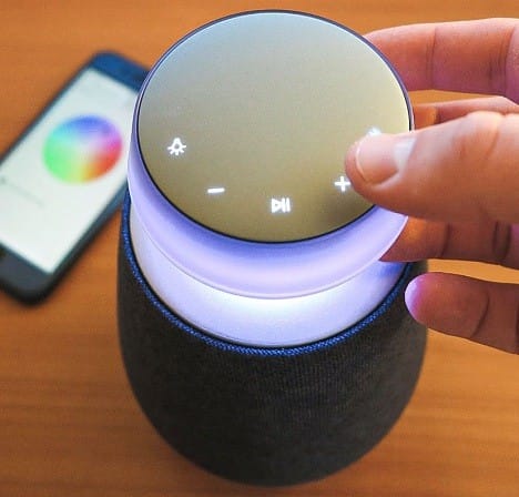 The controls light up only when operated – very elegant.