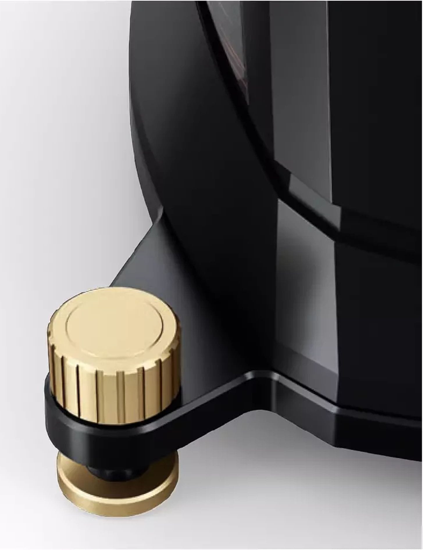 After removing the cap, the spikes can be conveniently adjusted from above. The washer is magnetically attached.