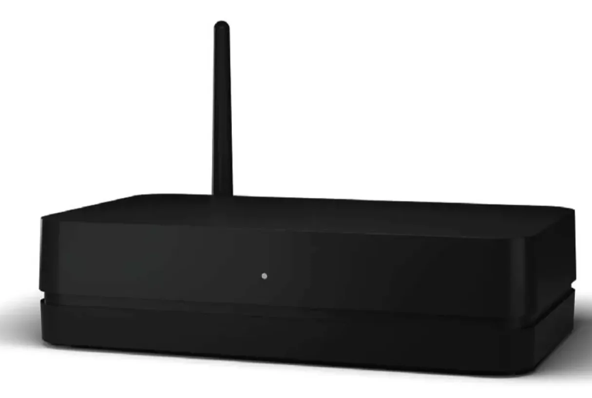 PROCESSING: The Piega Connect Plus (17.2 × 4.2 × 10.1 cm, 0.35 kg) establishes the connection between many sources and speakers.