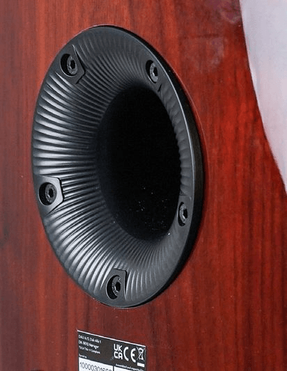 The bass-reflex port is flow-optimized and securely screwed in place.